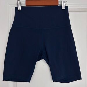 Lululemon Align High Rise Short 8"
True Navy size 6
